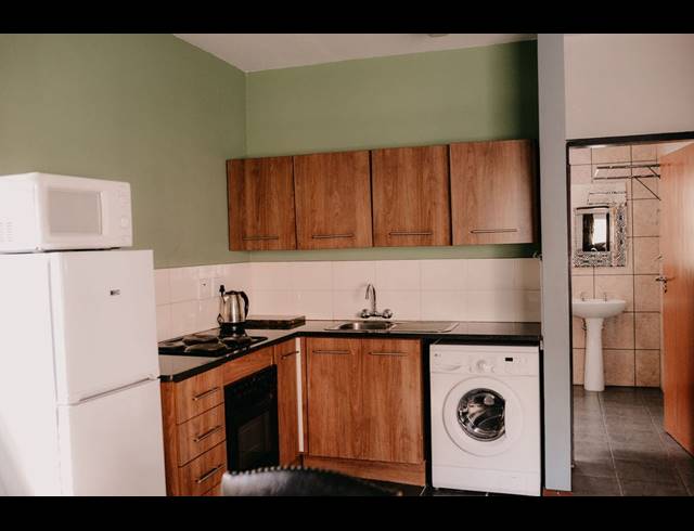 750M² BED & BREAKFAST FOR SALE IN RUSTENBURG CENTRAL